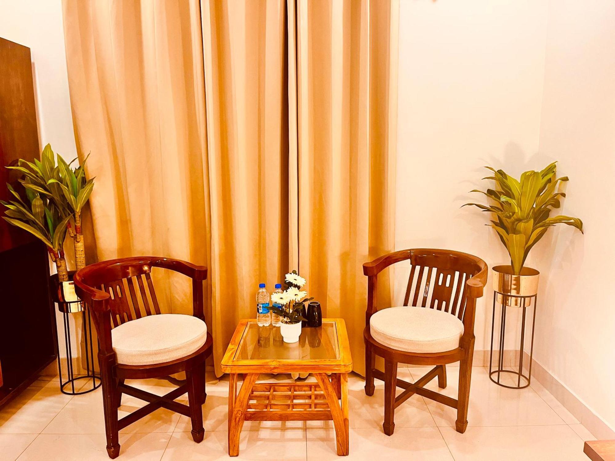 Sampat Royal Cafe Hotel Delhi  Exterior foto