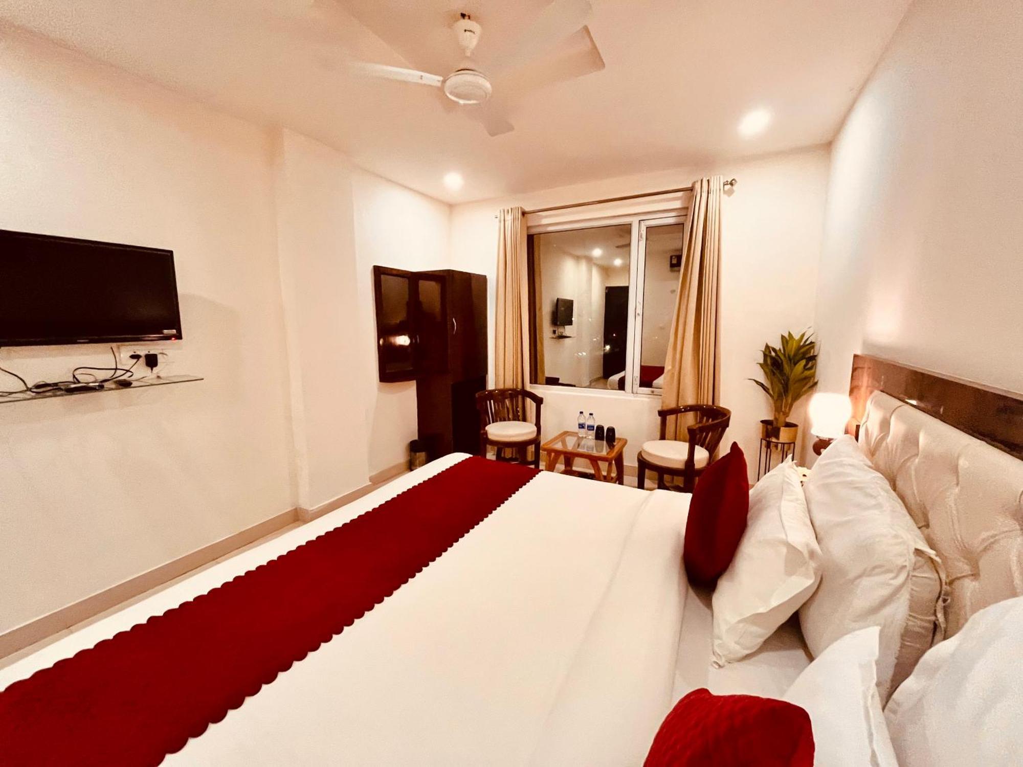 Sampat Royal Cafe Hotel Delhi  Exterior foto